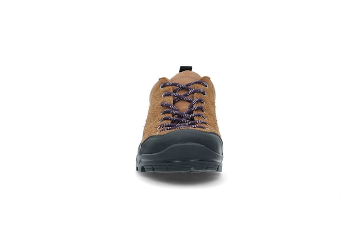 Neve er en komfortabel og robust sko inspirert av friluftsliv. Med Vibram®-yttersåle får du godt grep og holdbarhet, mens polstret krage, komfortabel innersåle og pustende, hurtigtørkende fôr sørger for god komfort hele dagen. Neve er en komfortabel og robust sko inspirert av friluftsliv. Med Vibram®-yttersåle får du godt grep og holdbarhet, mens polstret krage, komfortabel innersåle og pustende, hurtigtørkende fôr sørger for god komfort hele dagen.