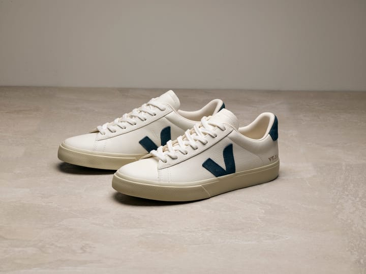 VEJA 0566 Extra-White Cal VEJA