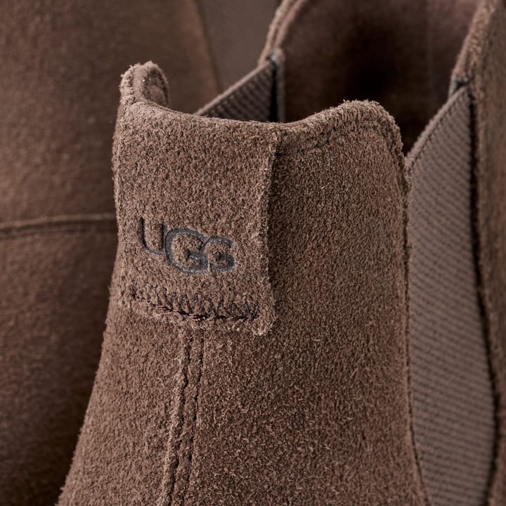 M Chelsea Lug UGG