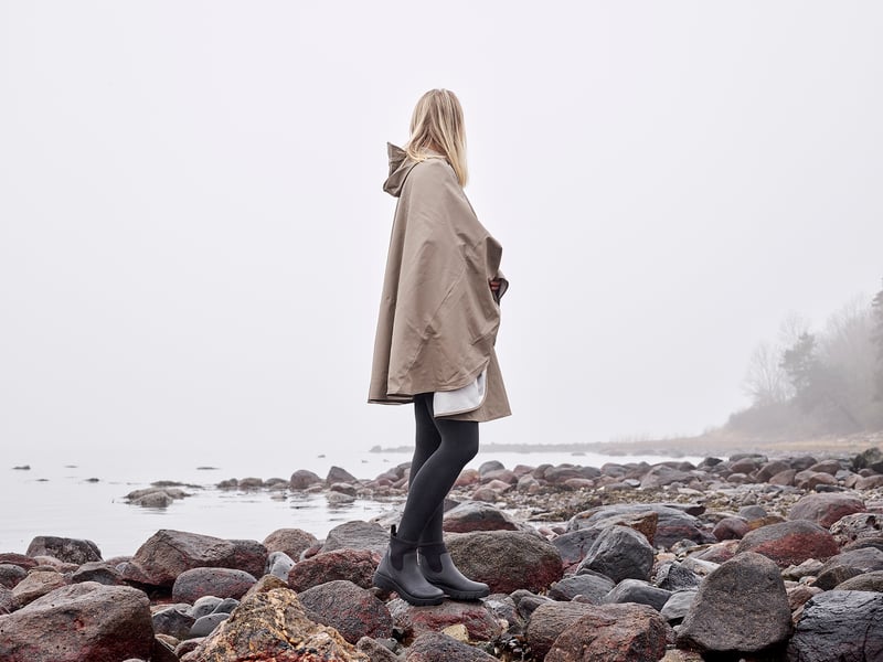 Stilig regnponcho STOCKHOLM DESIGN GROUP Stilig regnponcho STOCKHOLM DESIGN GROUP