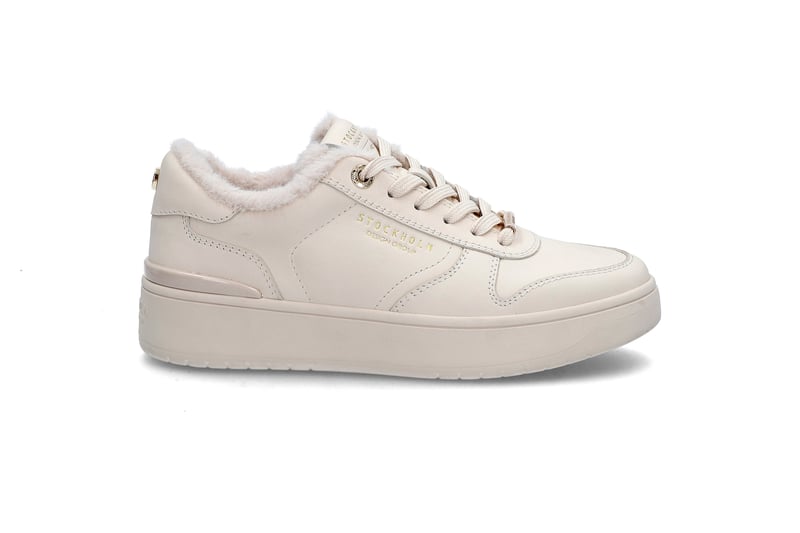 Hvite sneakers med pelsdetaljer STOCKHOLM DESIGN GROUP