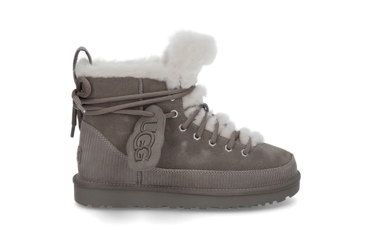 W Classic Heritage Lace-Up UGG