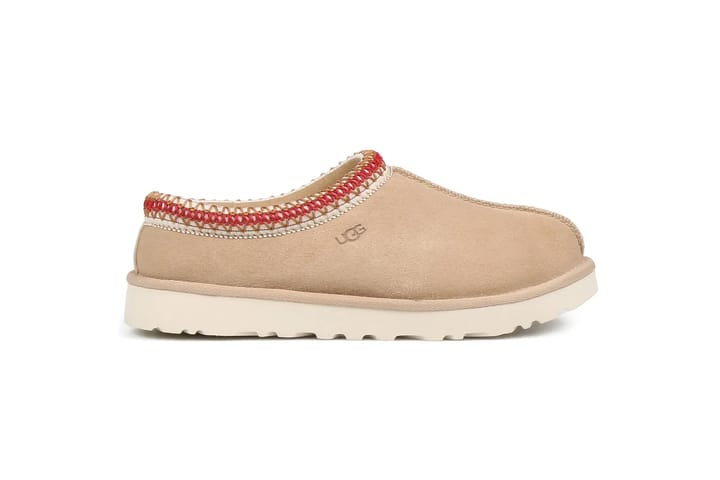 UGG 6441 Sand/Dark Cherr UGG UGG 6441 Sand/Dark Cherr UGG