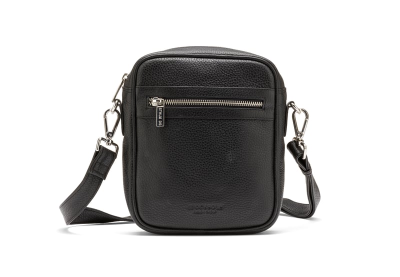 Crossbody veske i robust skinn STOCKHOLM DESIGN GROUP