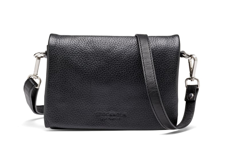 Praktisk crossbody veske STOCKHOLM DESIGN GROUP Praktisk crossbody veske STOCKHOLM DESIGN GROUP